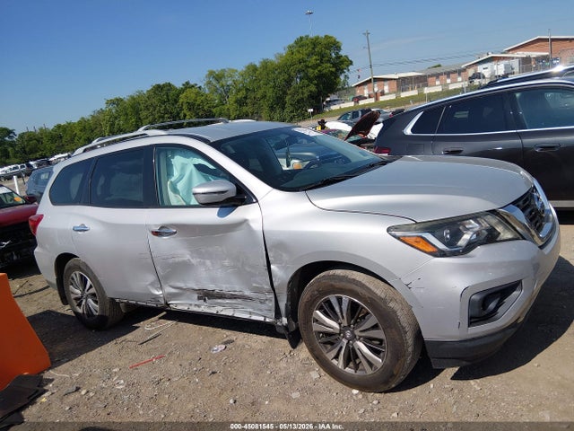 Nissan Pathfinder S