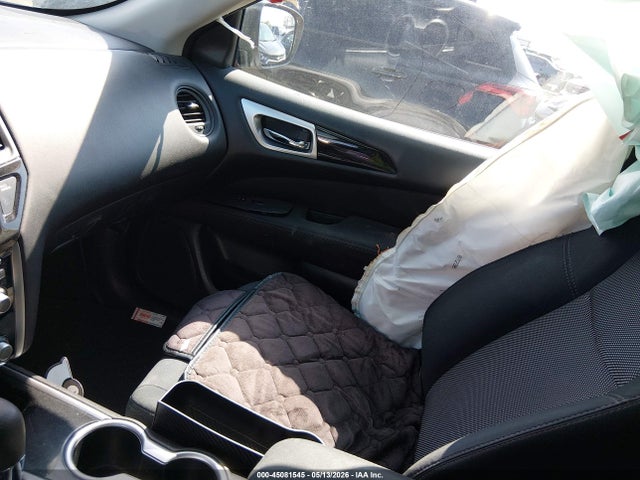 Nissan Pathfinder S