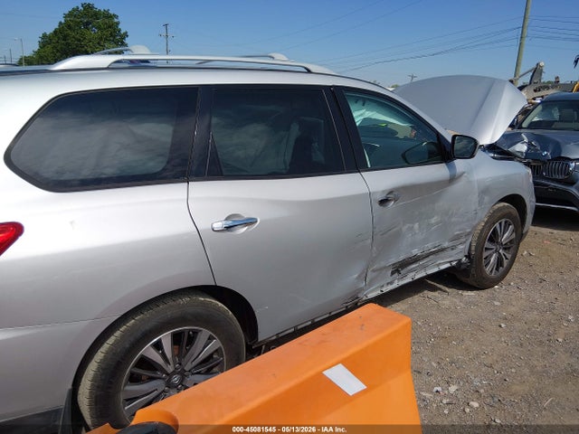 Nissan Pathfinder S