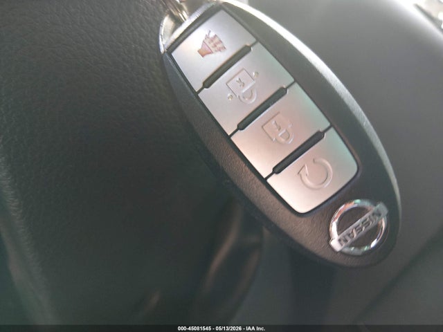 Nissan Pathfinder S