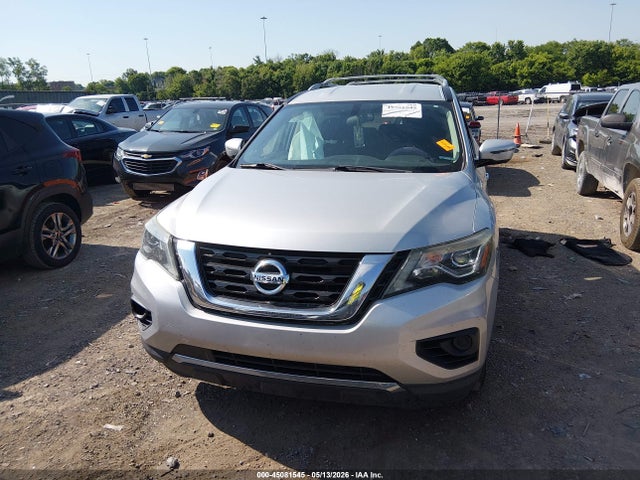 Nissan Pathfinder S