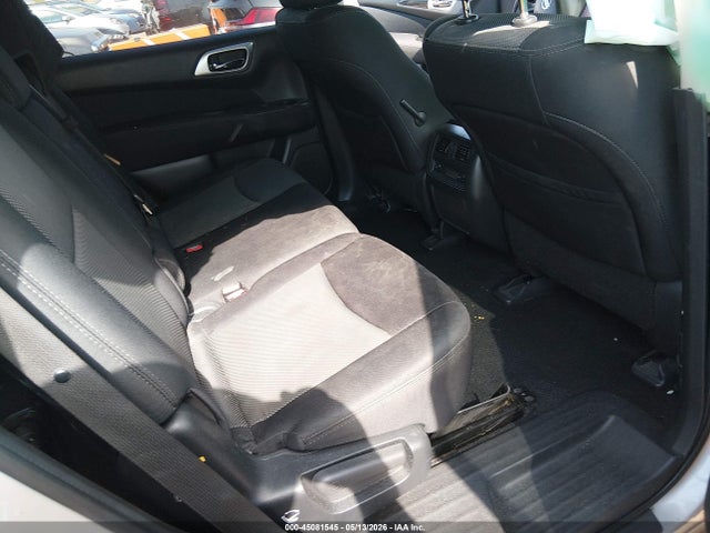 Nissan Pathfinder S
