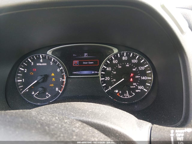 Nissan Pathfinder S