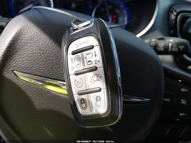 Chrysler Pacifica Touring