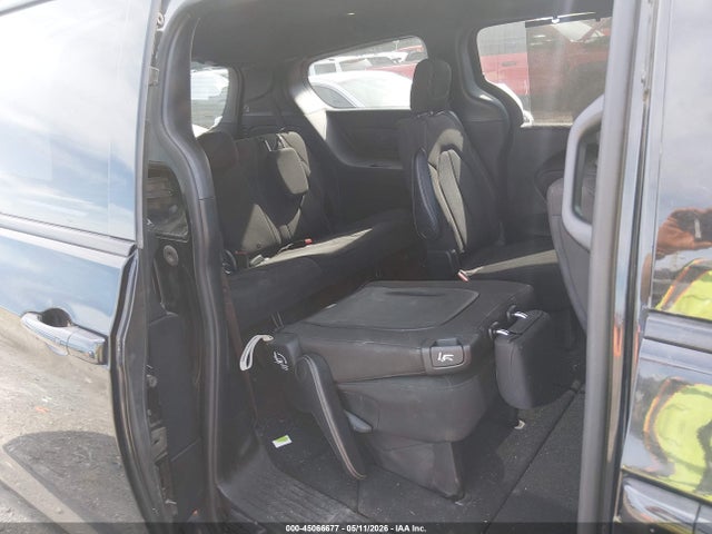 Chrysler Pacifica Touring