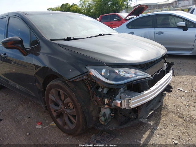 Chrysler Pacifica Touring