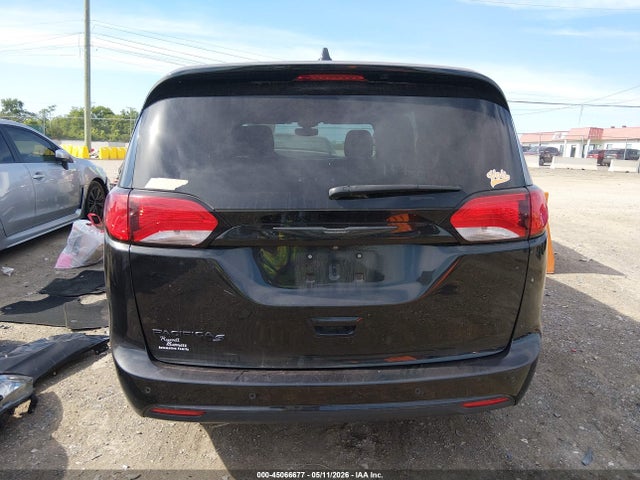 Chrysler Pacifica Touring