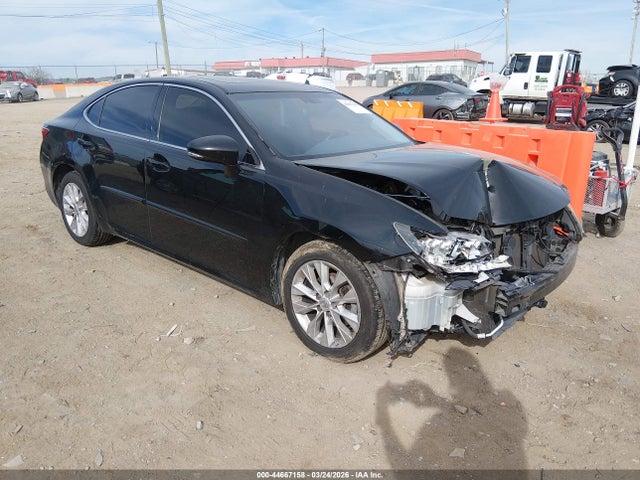 Salvage Lexus Es Image