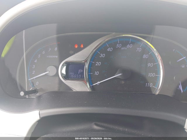 Toyota Sienna Limited V6 7 Passenger