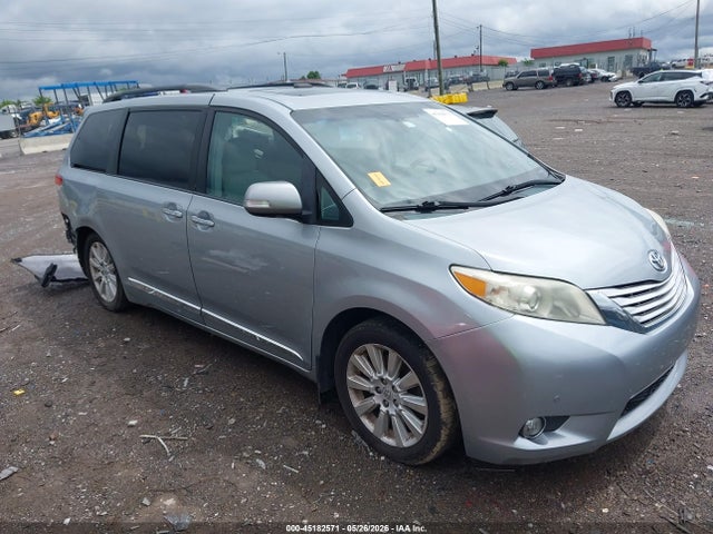 Salvage Toyota Sienna Image