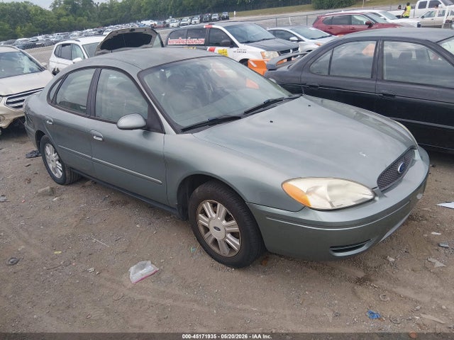 Salvage Ford Taurus Image