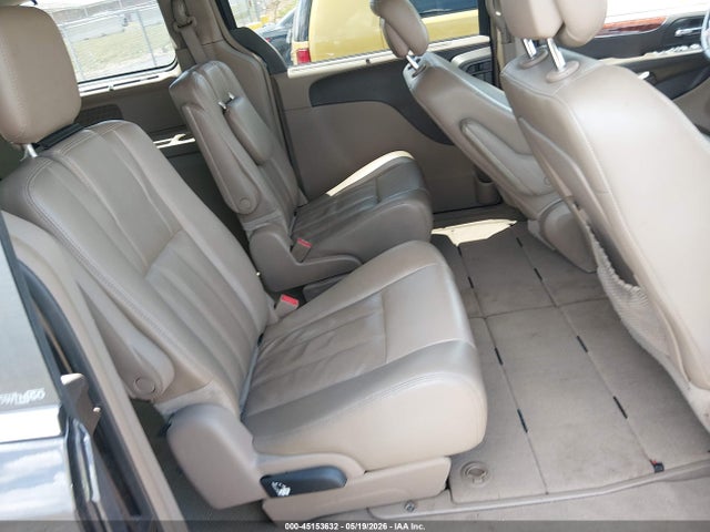 Chrysler Town & Country Touring-l