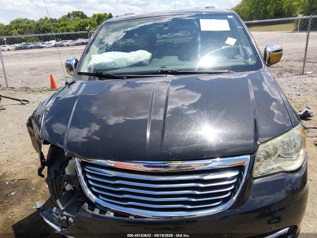 Chrysler Town & Country Touring-l