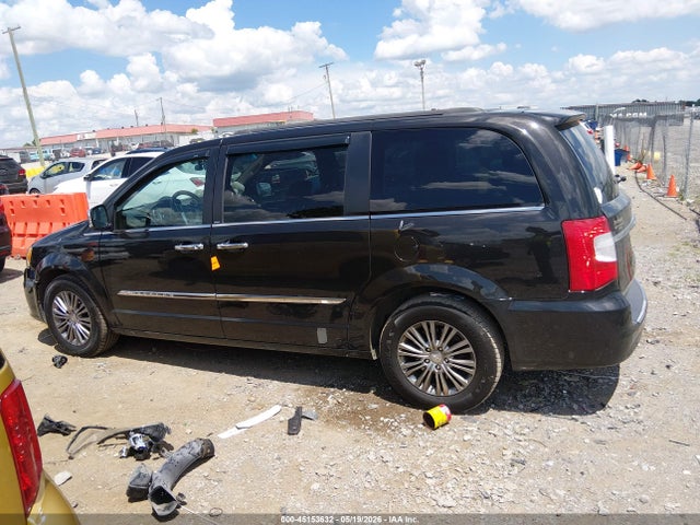 Chrysler Town & Country Touring-l