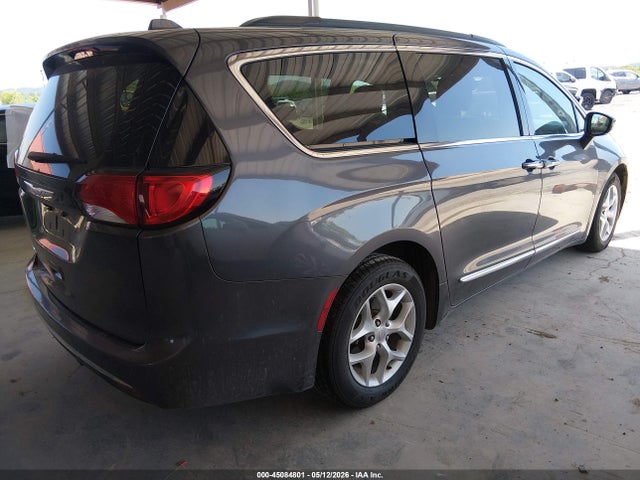 Chrysler Pacifica Touring-l
