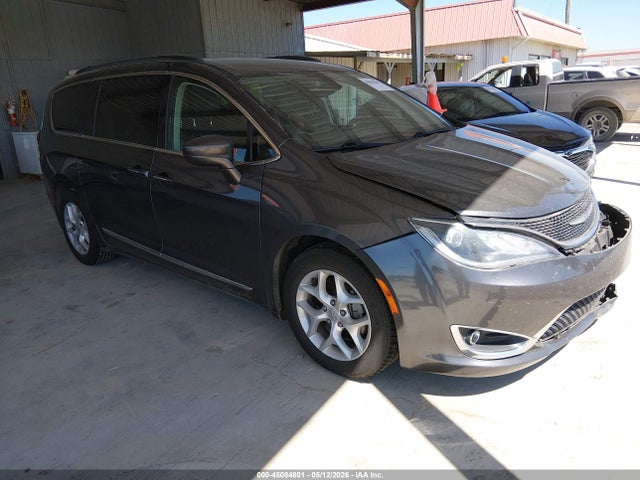 Salvage Chrysler Pacifica Image