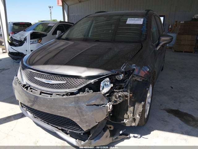 Chrysler Pacifica Touring-l