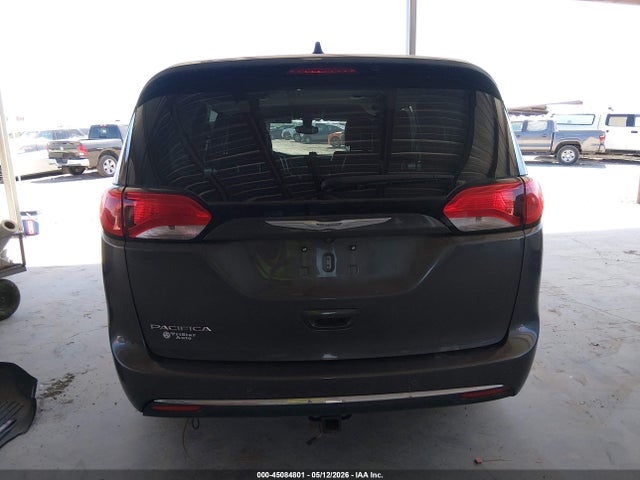 Chrysler Pacifica Touring-l