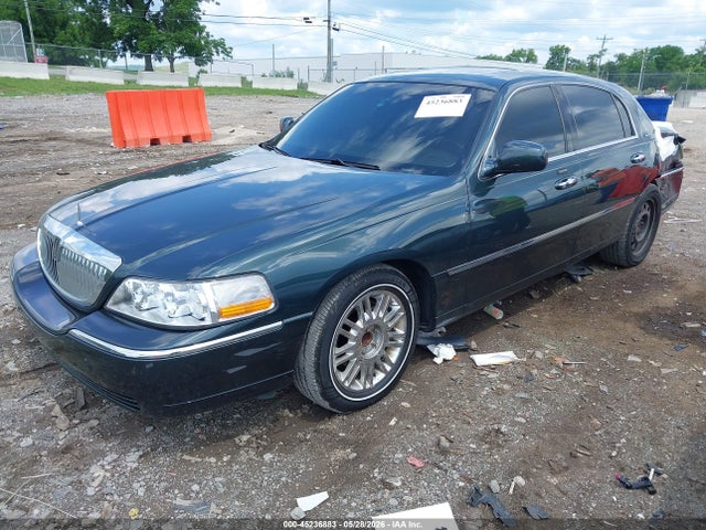 Lincoln Towncar Signature