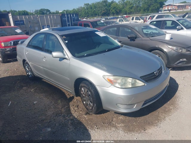 Salvage Toyota Camry Image