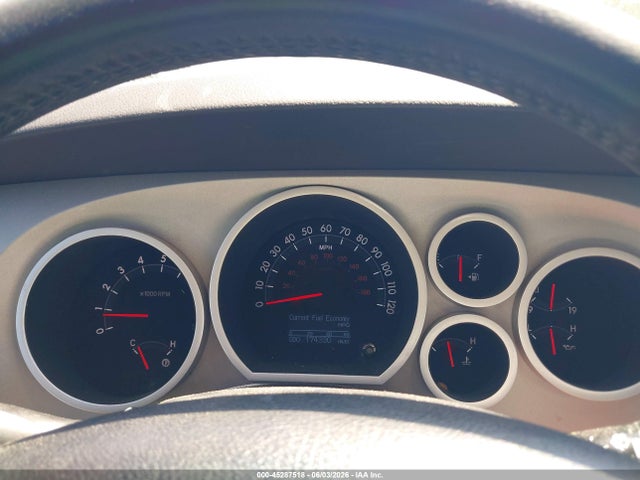 Toyota Tundra Limited 5.7l V8