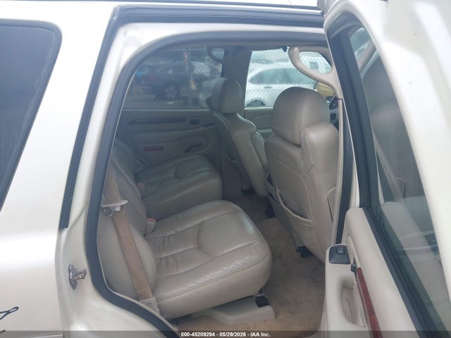 Cadillac Escalade Standard