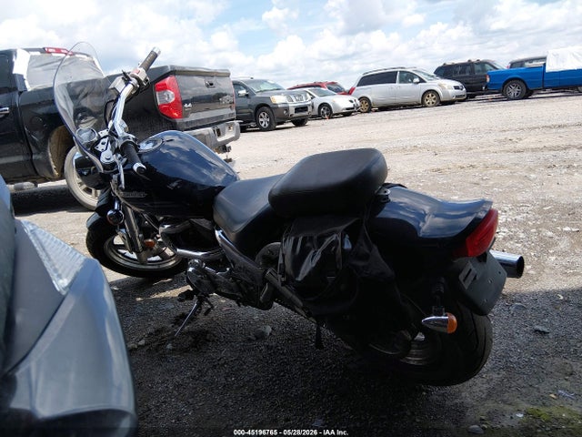 Suzuki Vz800
