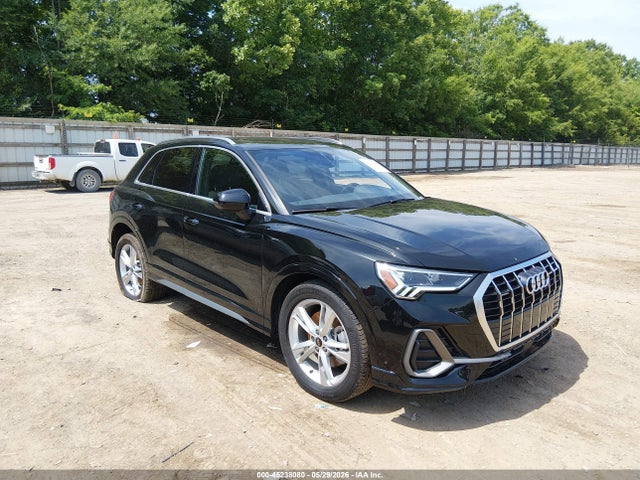 Salvage Audi Q3 Image