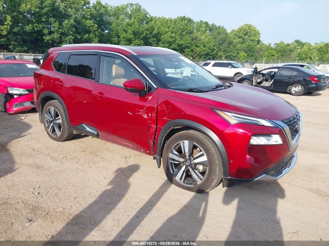 Salvage Nissan Rogue Image