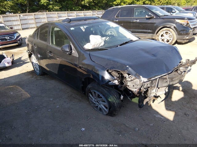 Salvage Mazda Mazda3 Image