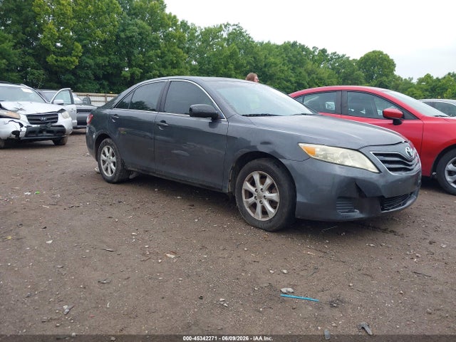 Salvage Toyota Camry Image