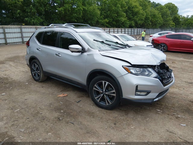 Salvage Nissan Rogue Image