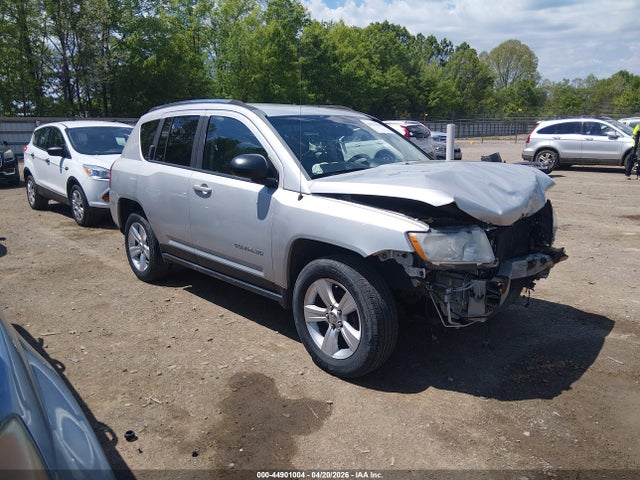 Salvage Jeep Compass Image