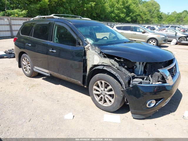 Salvage Nissan Pathfinder Image