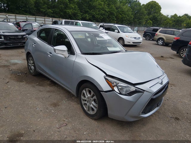 Salvage Toyota Yaris Image