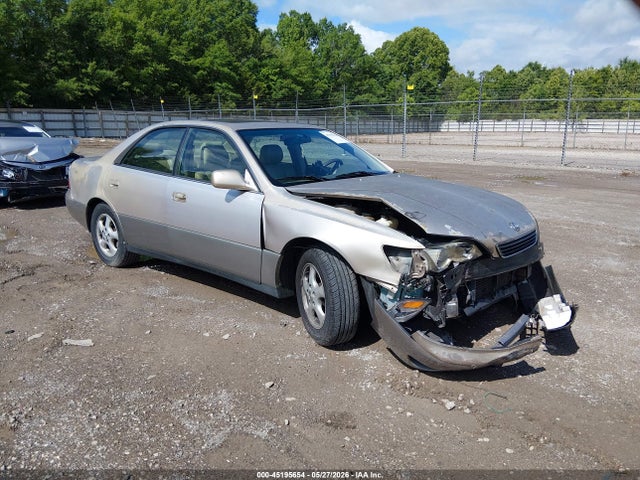 Salvage Lexus Es Image