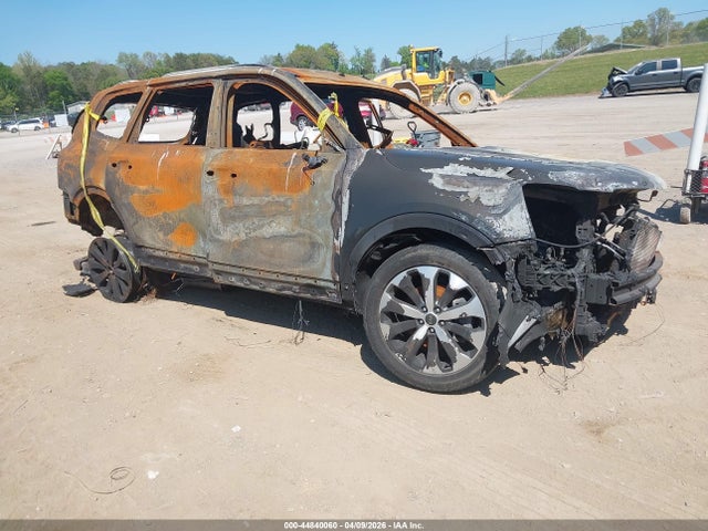 Salvage Kia Telluride Image