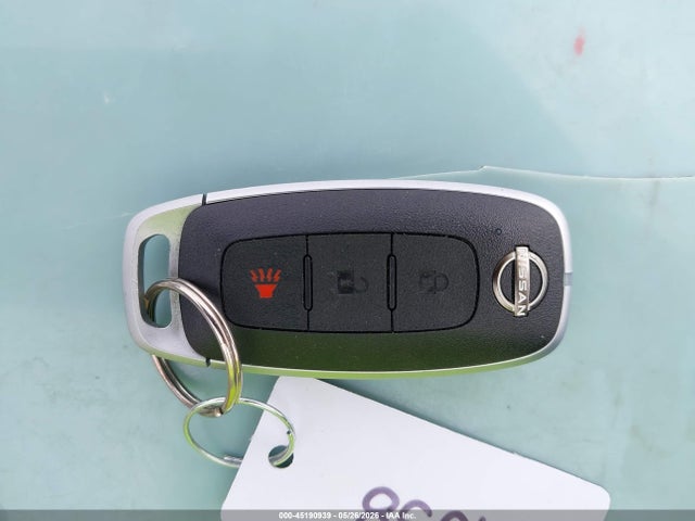 Nissan Kicks Play S