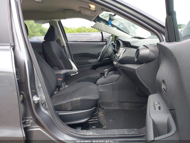 Nissan Kicks Play S