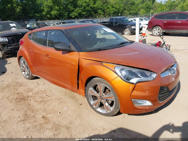 Salvage Hyundai VELOSTER Image