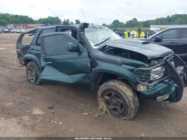 Salvage Toyota 4Runner Image
