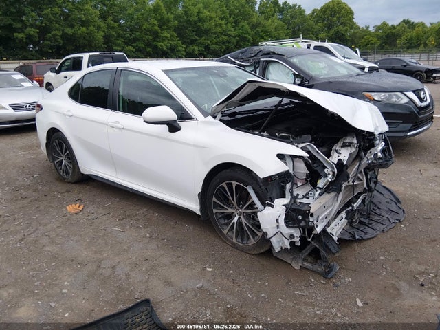 Salvage Toyota Camry Image