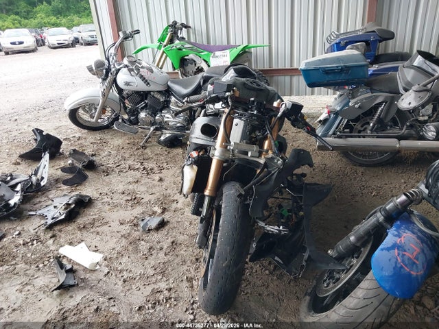 Suzuki Gsx1300 R