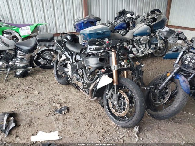 Salvage Suzuki Gsx1300 Image