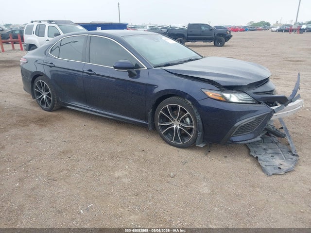 Salvage Toyota Camry Image
