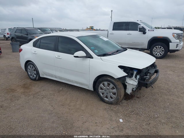 Salvage Kia Rio Image