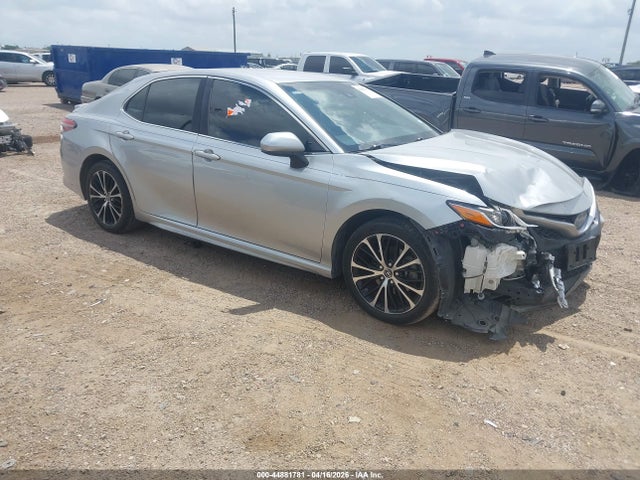 Salvage Toyota Camry Image