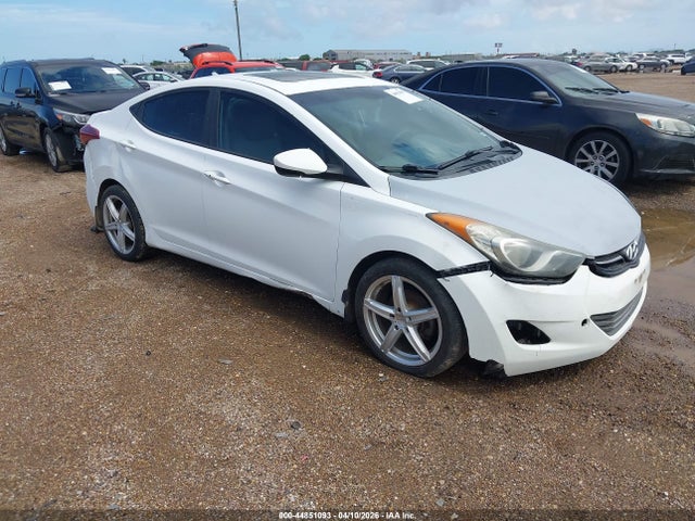 Salvage Hyundai ELANTRA Image
