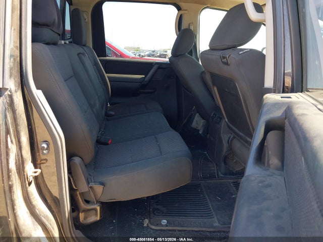 Nissan Titan Sv