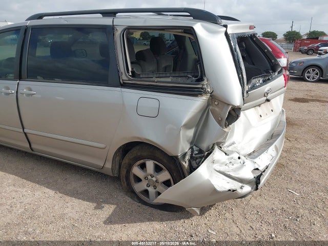 Toyota Sienna Le